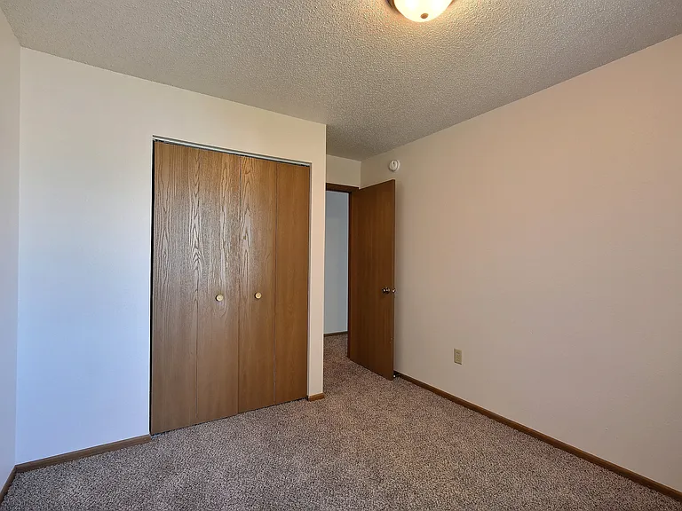 Fargo, ND Chestnut Ridge Apartments | Bedroom