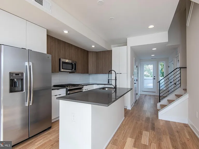 3401 Hamilton St #6 — Photo 22