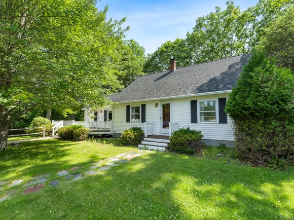 7 Ruth Avenue, Hampden, ME 04444