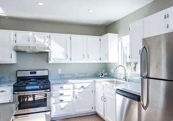 4th image of 2049 N Marengo Ave