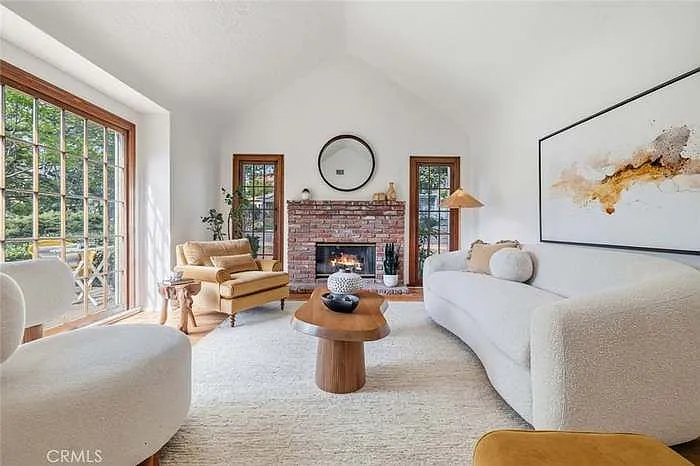 3658 Sierra Vista Ave — Photo 8
