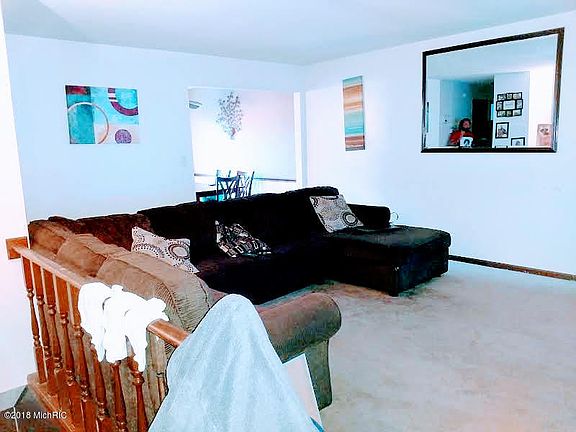 4th image of 5637 Roseworth Ct SE #5639