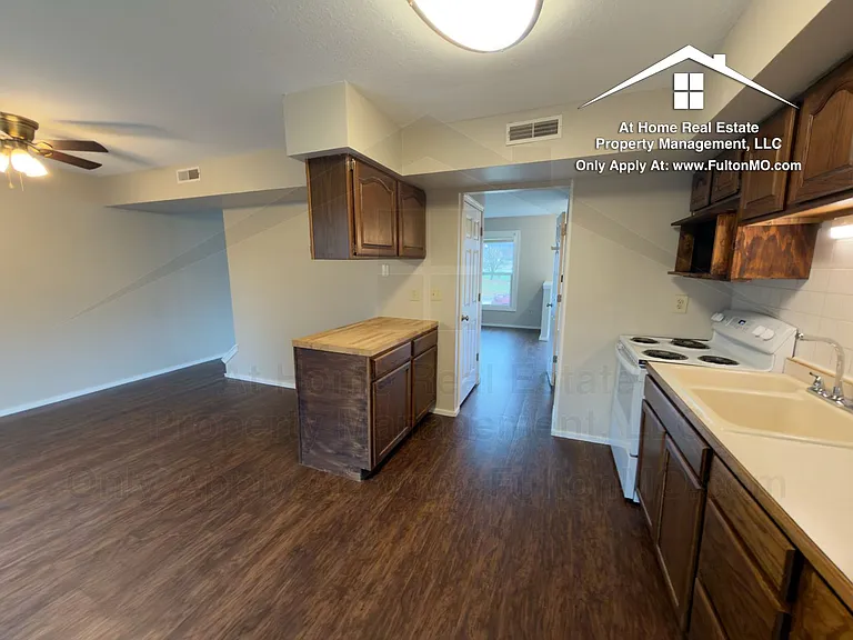 1822 Springdale Ct — Photo 7