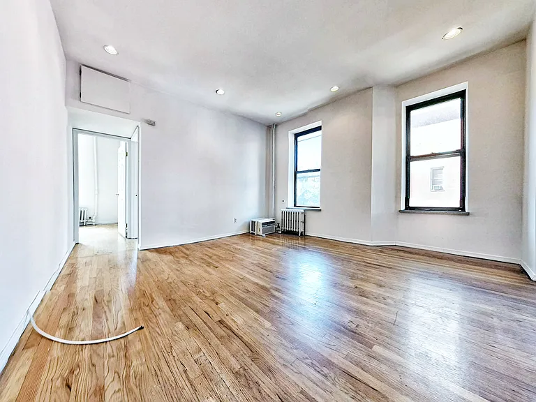 188 2nd Ave #4 — Photo 3