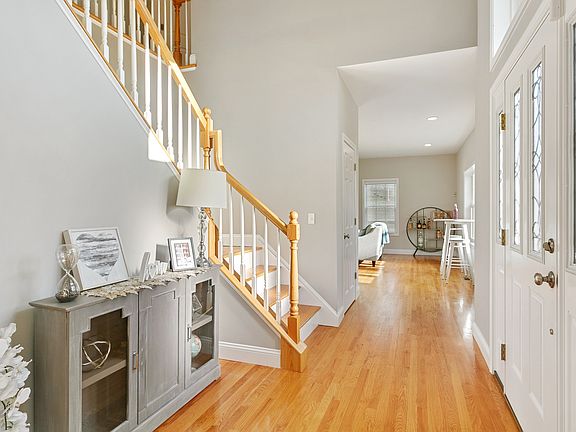 32 Candlewood Shores Road