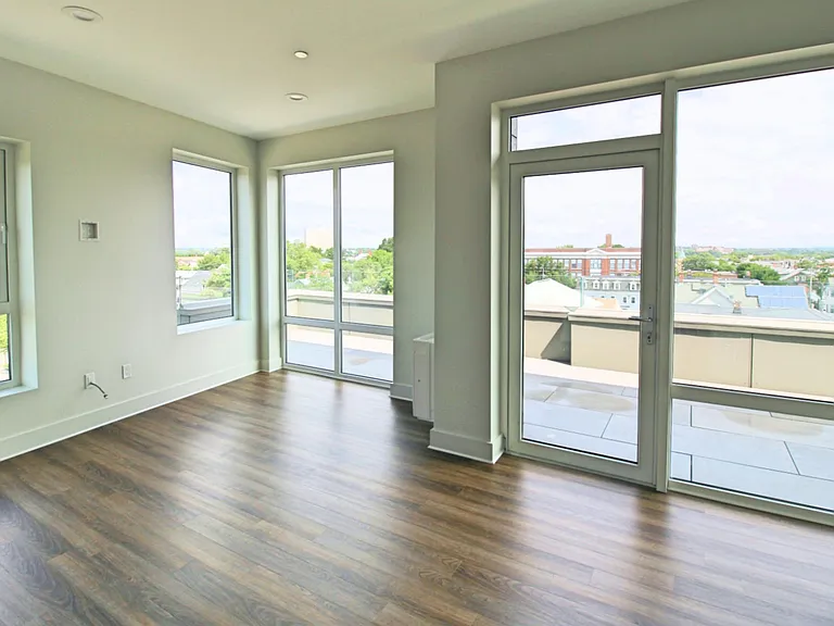 1292 Westminster St #501 — Photo 1