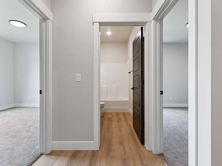 569 Idaho Ave — Photo 16