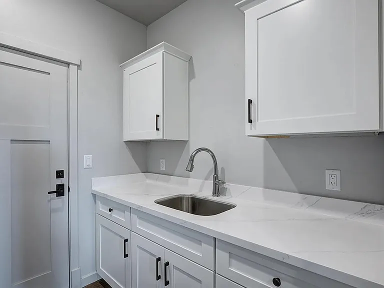 1209 N Horizon Way — Photo 15