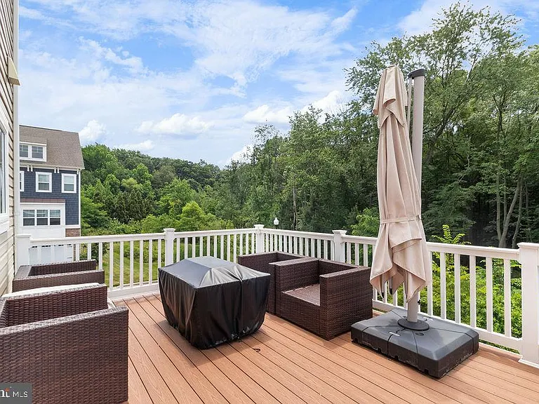 1035 Edenberry Way — Photo 6