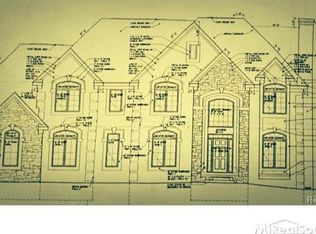 1890 Banmoor Dr, Troy, MI