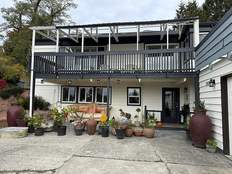 360 Stevens Ave SW #B — Photo 1