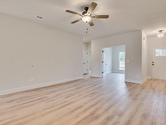 5th image of 295 Bay Meadows Drive