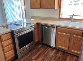 437 S Ivy St, Canby, OR 97013