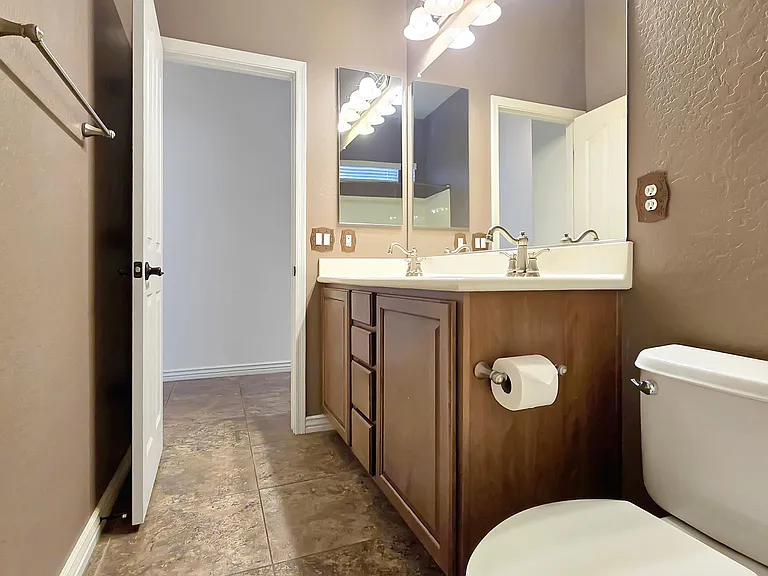 13637 S 175th Dr — Photo 23
