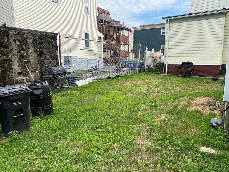 69 Florence St #3 — Photo 13
