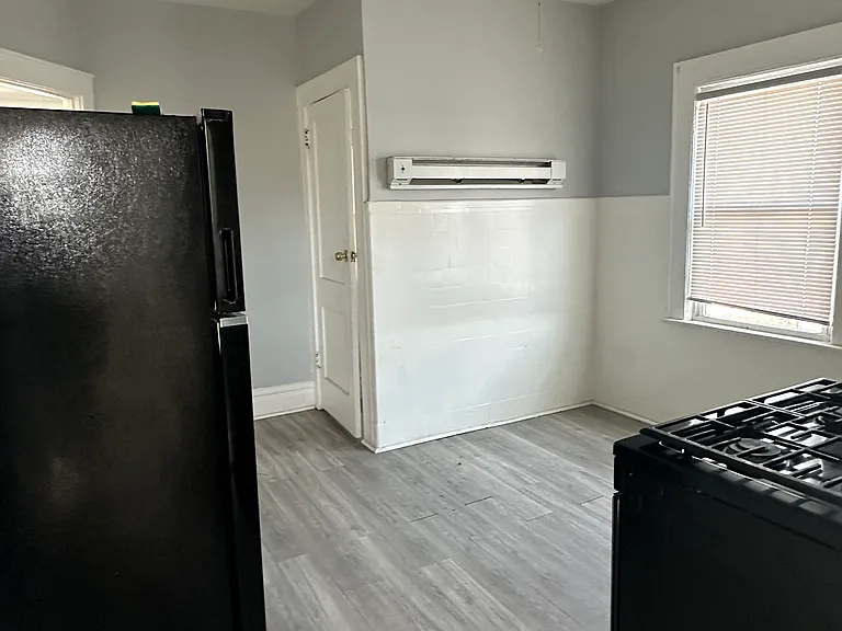 190 Keer Ave #3 — Photo 7