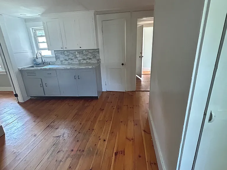 140 Court St #A — Photo 14