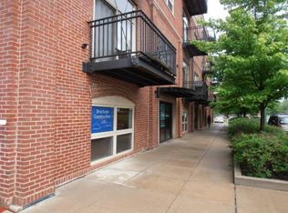 2804 N Oakley Ave #305, Chicago, IL 60618
