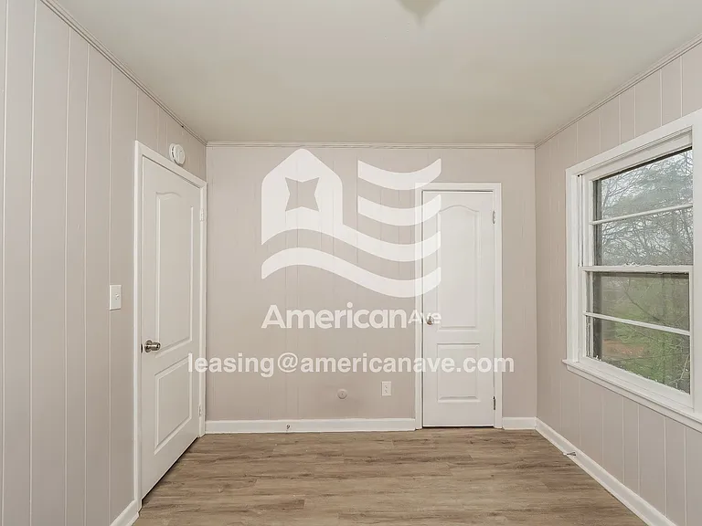 1852385_010_bedroom_13631504.jpg