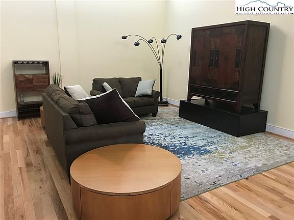 3rd image of 215 S Jefferson Ave (Unit 216) #216
