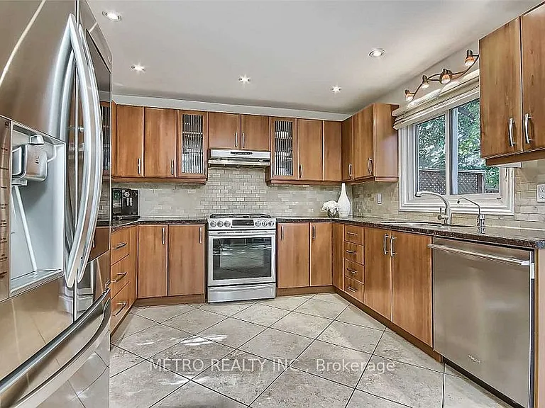 17 Twin Circle Ct #ENTIRE — Photo 8