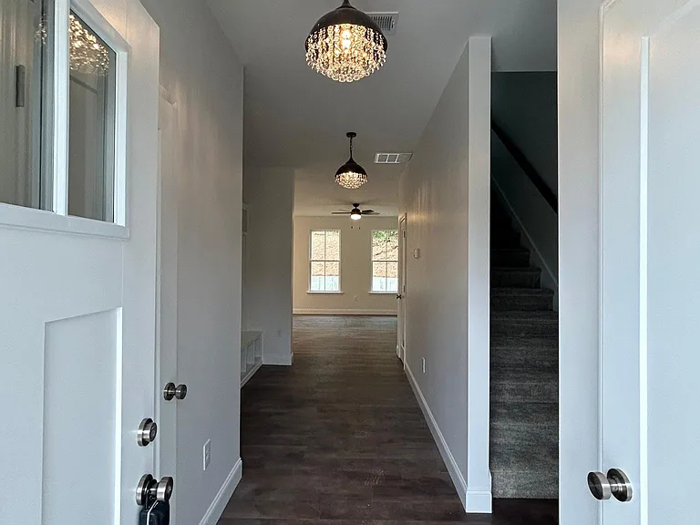 734 S Bomar Ave — Photo 3