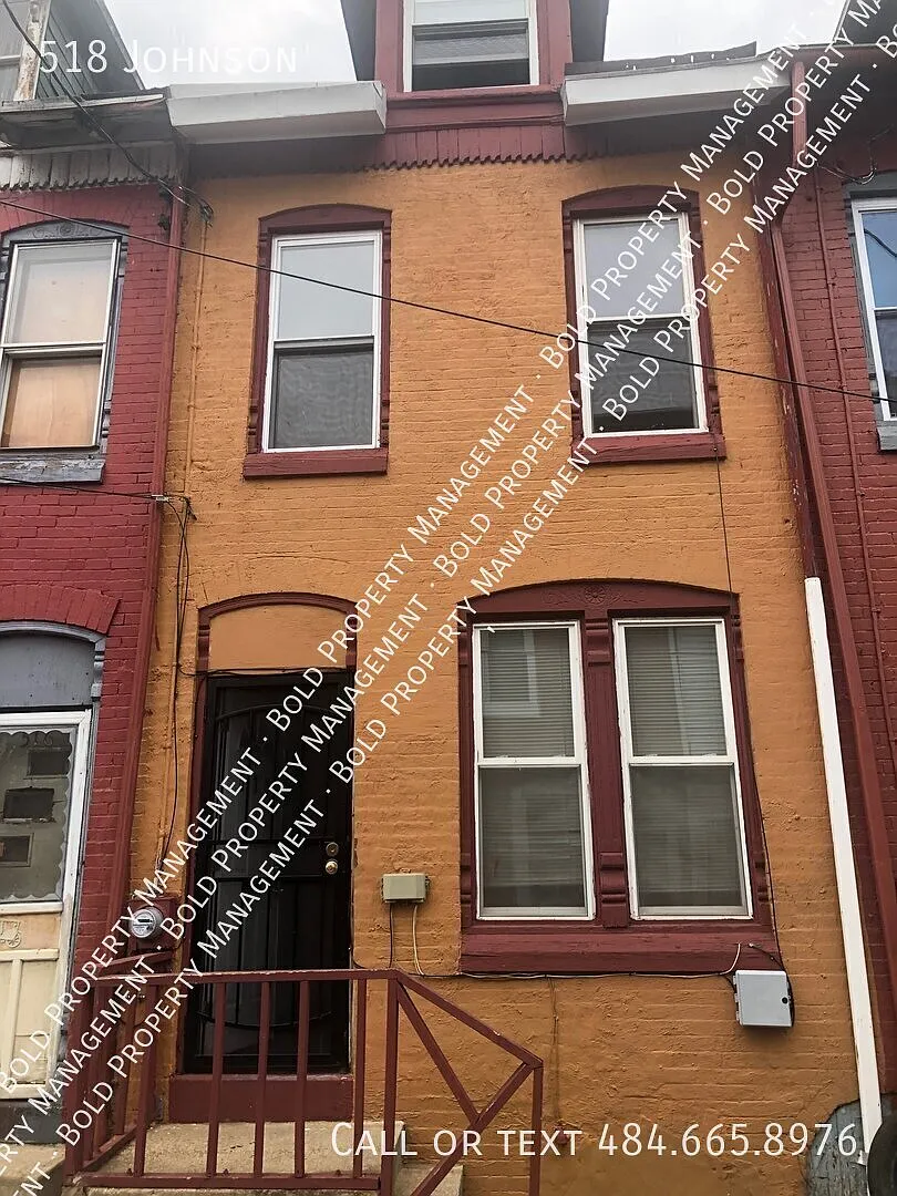 Three bedroom one bath Reading home — Photo 1