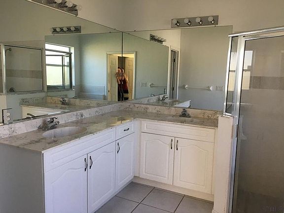 5th image of 38 Rose Petal Ln