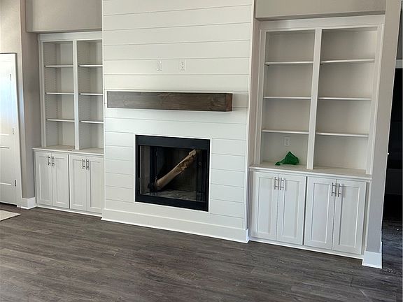 2nd image of 2238 Crane Ave