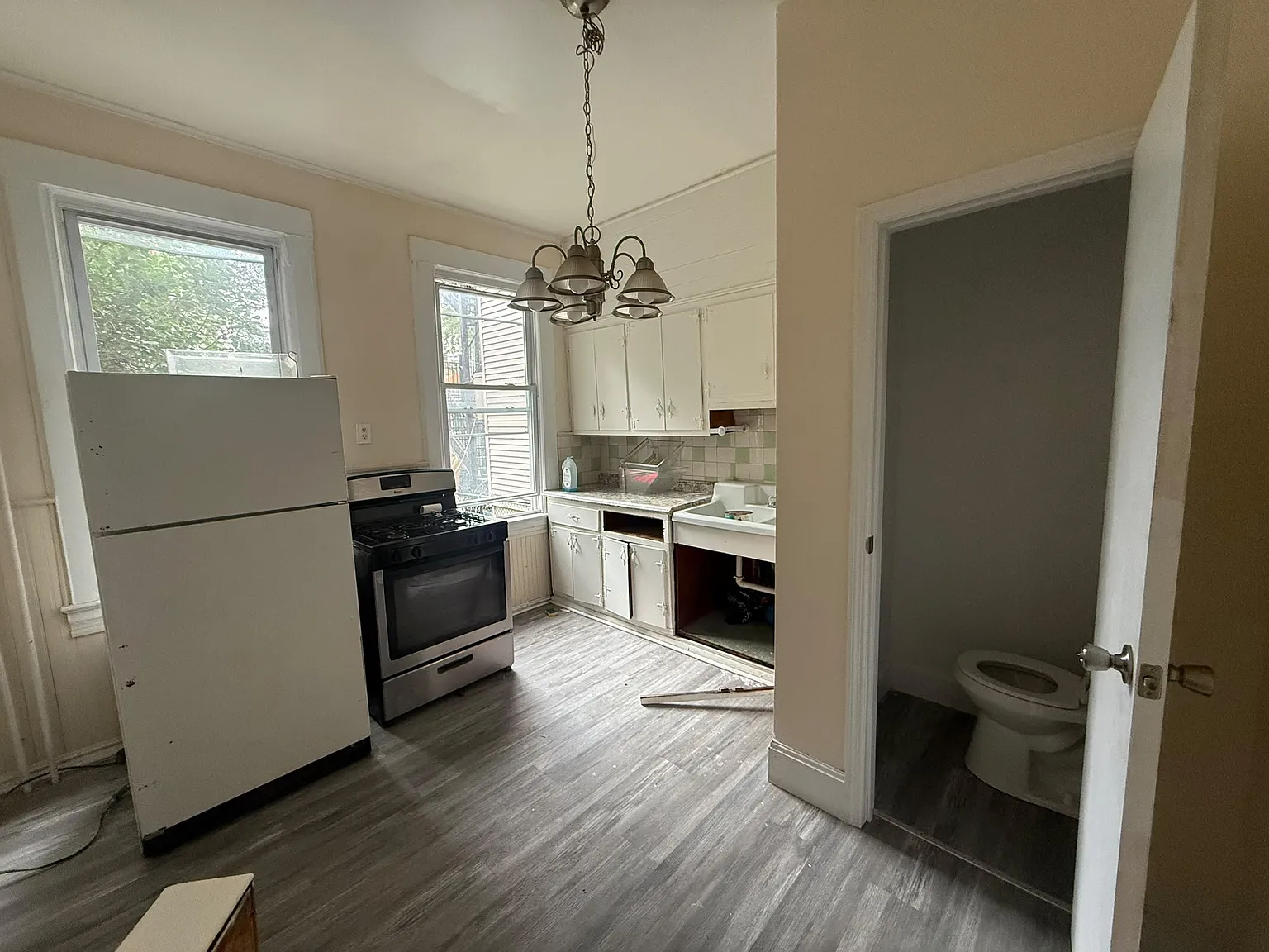 3 bed, 1.5 bath, $2,450 — Photo 4