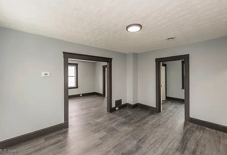1431 Rowley Ave #1 — Photo 24