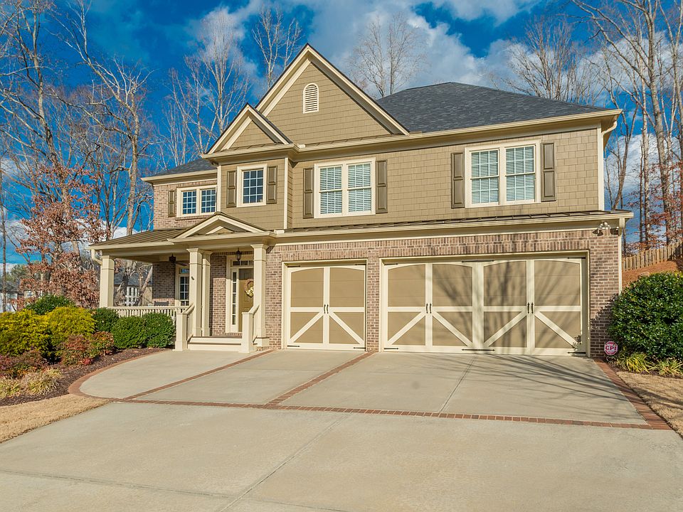 3 car garage!