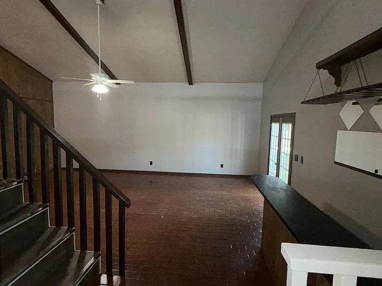 41 Central Ln — Photo 11