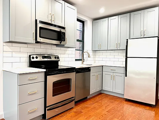 Rented by Mae Equities | media 14