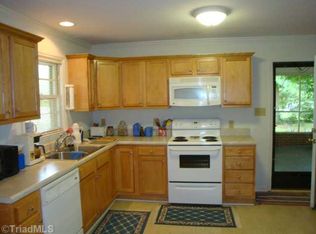 6229 Parkfield Ln, Clemmons, NC 27012