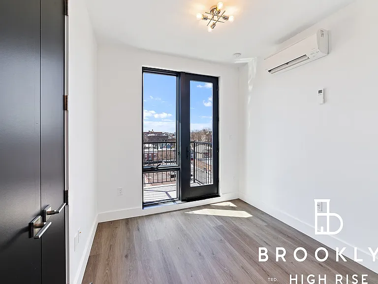 1286 New York Ave #4C — Photo 13