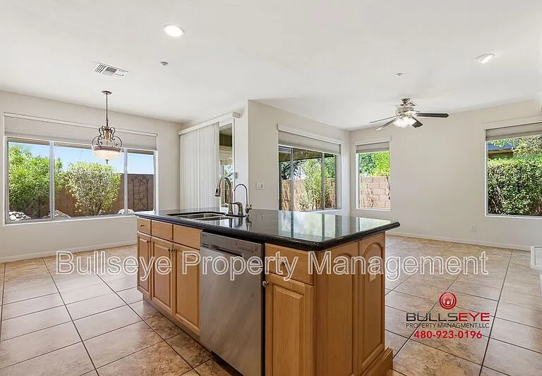 2927 W Plum Hollow Dr — Photo 4