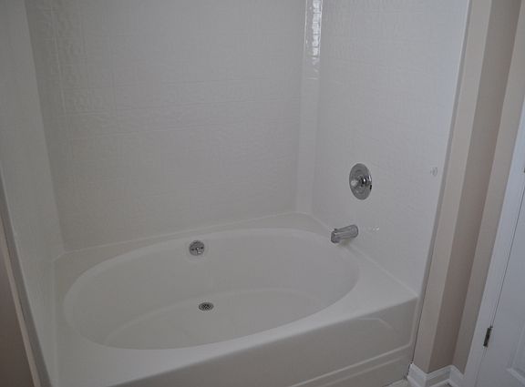 5th image of 6006 Brick Landing Dr