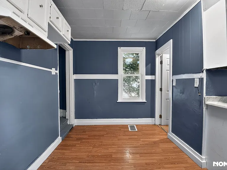 920 S Matthew St — Photo 6