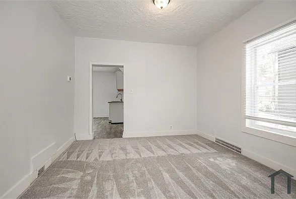 10011 Elizabeth Ave — Photo 16