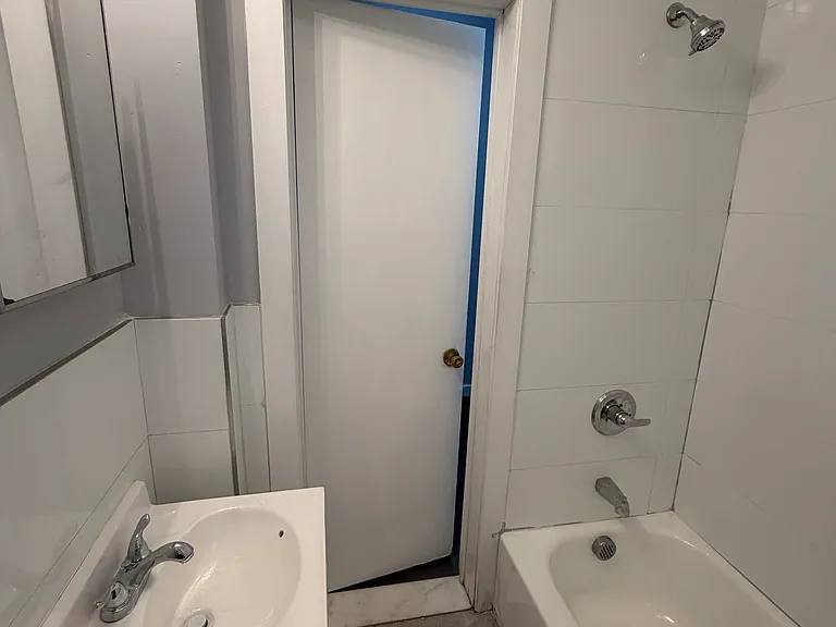 29 Bartholdi Ave #1A — Photo 8