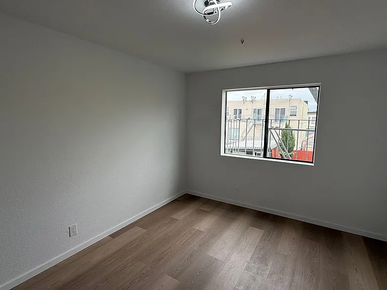 RC - 1630 Oakdale, Ave., San Francisco, CA, 94124 — Photo 33