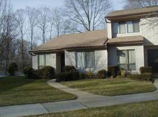 36 Stanford Ct, Wantagh, NY 11793