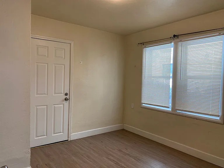 1427 Sherman St — Photo 9