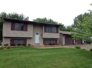5025 Campanaro Ln, White Bear Lake, MN 55110