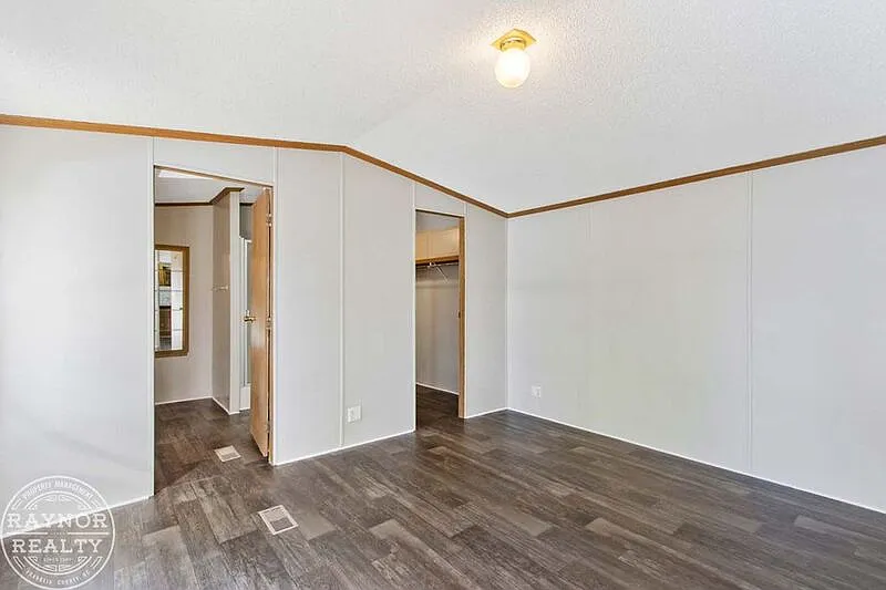 3 bed, 2.5 bath, 1075 sqft, $1,200 — Photo 2