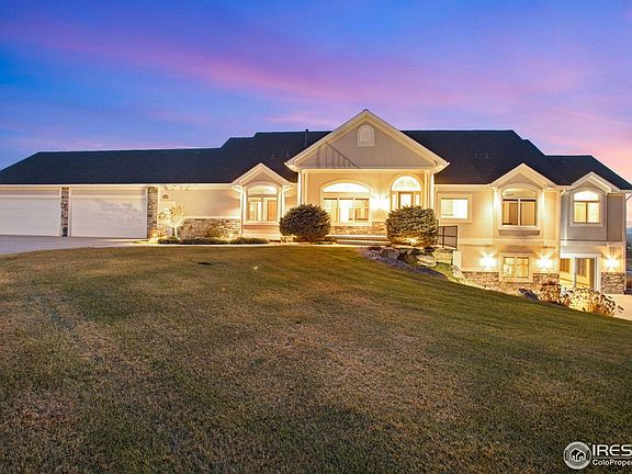 2nd image of 39828 Hilltop Cir