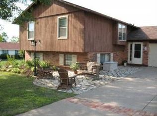 1208 Mendoza, Creve Coeur, MO 63376