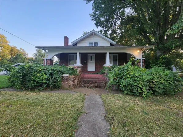 206 Crown Dr, Saint Louis, MO 63137