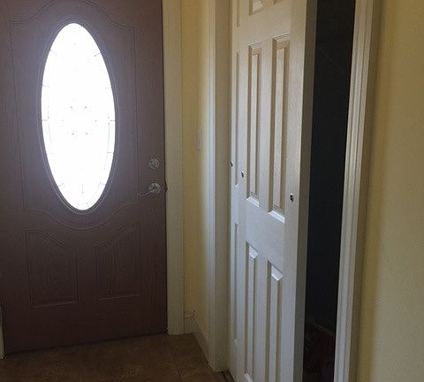 5th image of 427 Banta Ave